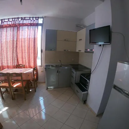 Apartment Honey Near Promenade