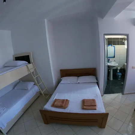 Apartment Honey Near Promenade